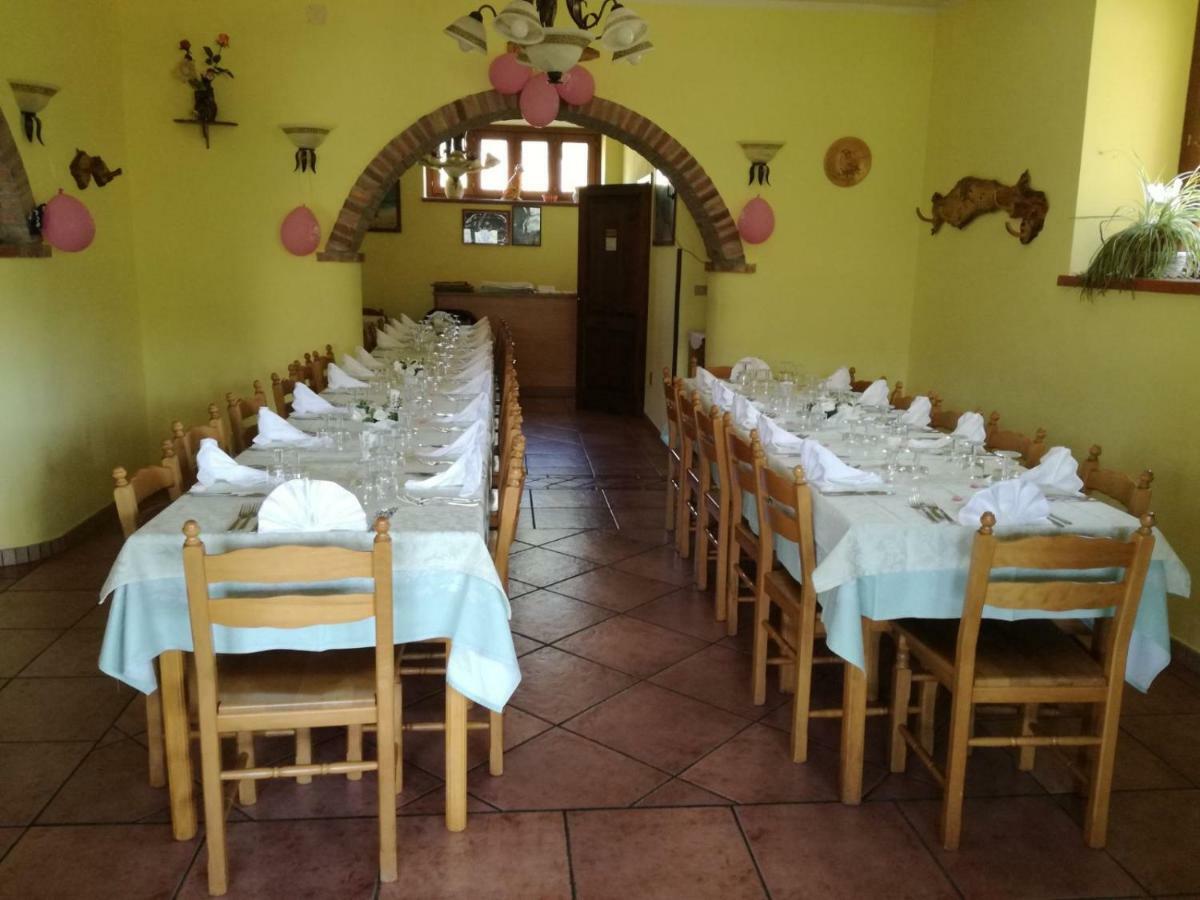 Agriturismo Acquagentile テッラノーヴァ・ディ・ポッリーノ エクステリア 写真