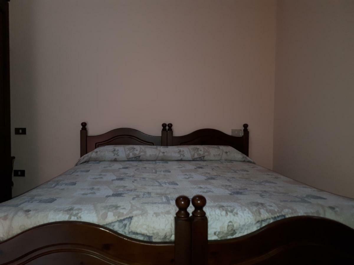 Agriturismo Acquagentile テッラノーヴァ・ディ・ポッリーノ エクステリア 写真